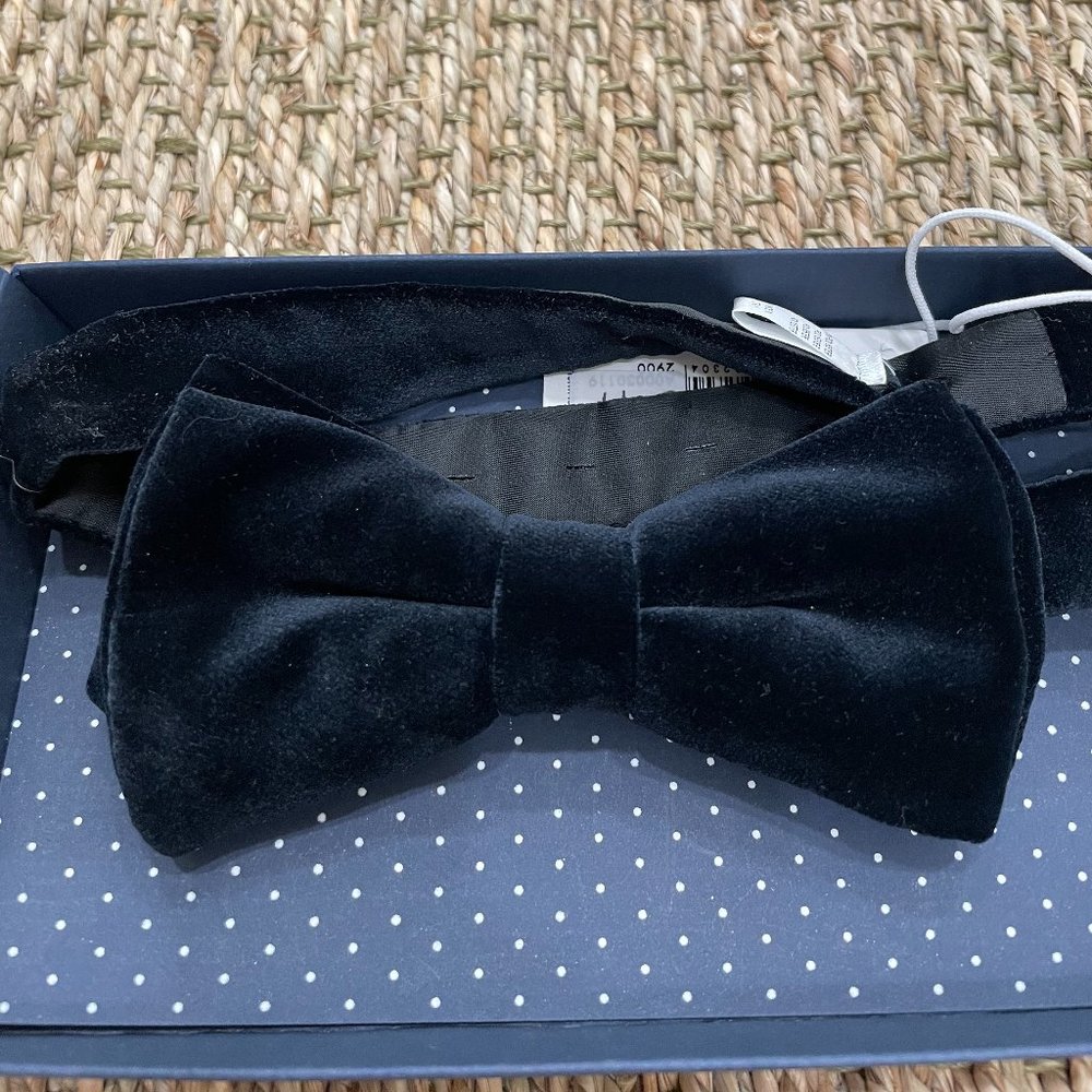 Eton Velvet Bowtie
